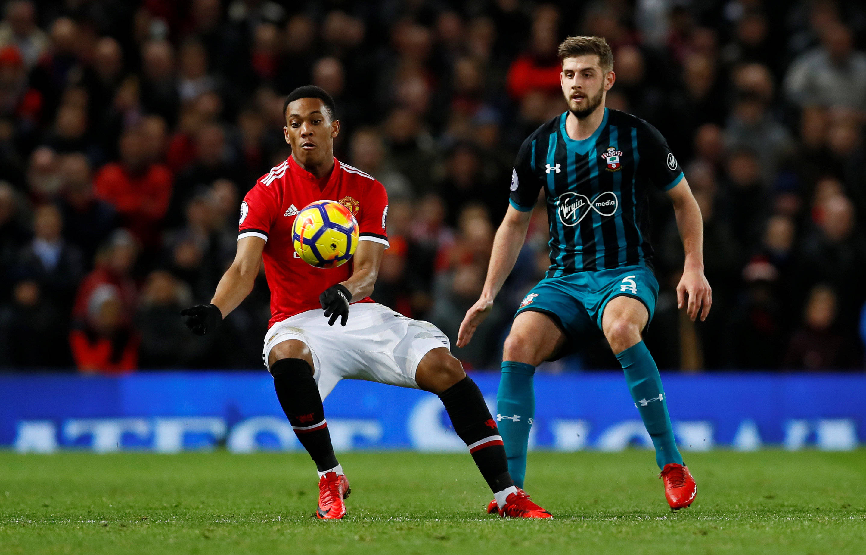 体育直击CBA：青岛101比109不敌上海 遭遇连败